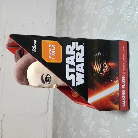 Star Wars The Force Awakens Rey Talking Plush - Picture 2 of 5